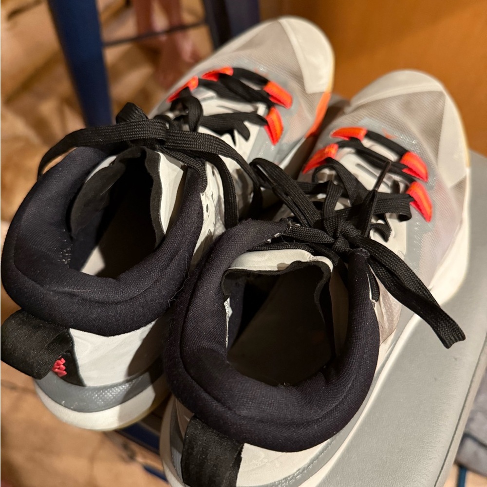 Size 10 Jordan Zion1 smoke gray shoes $60